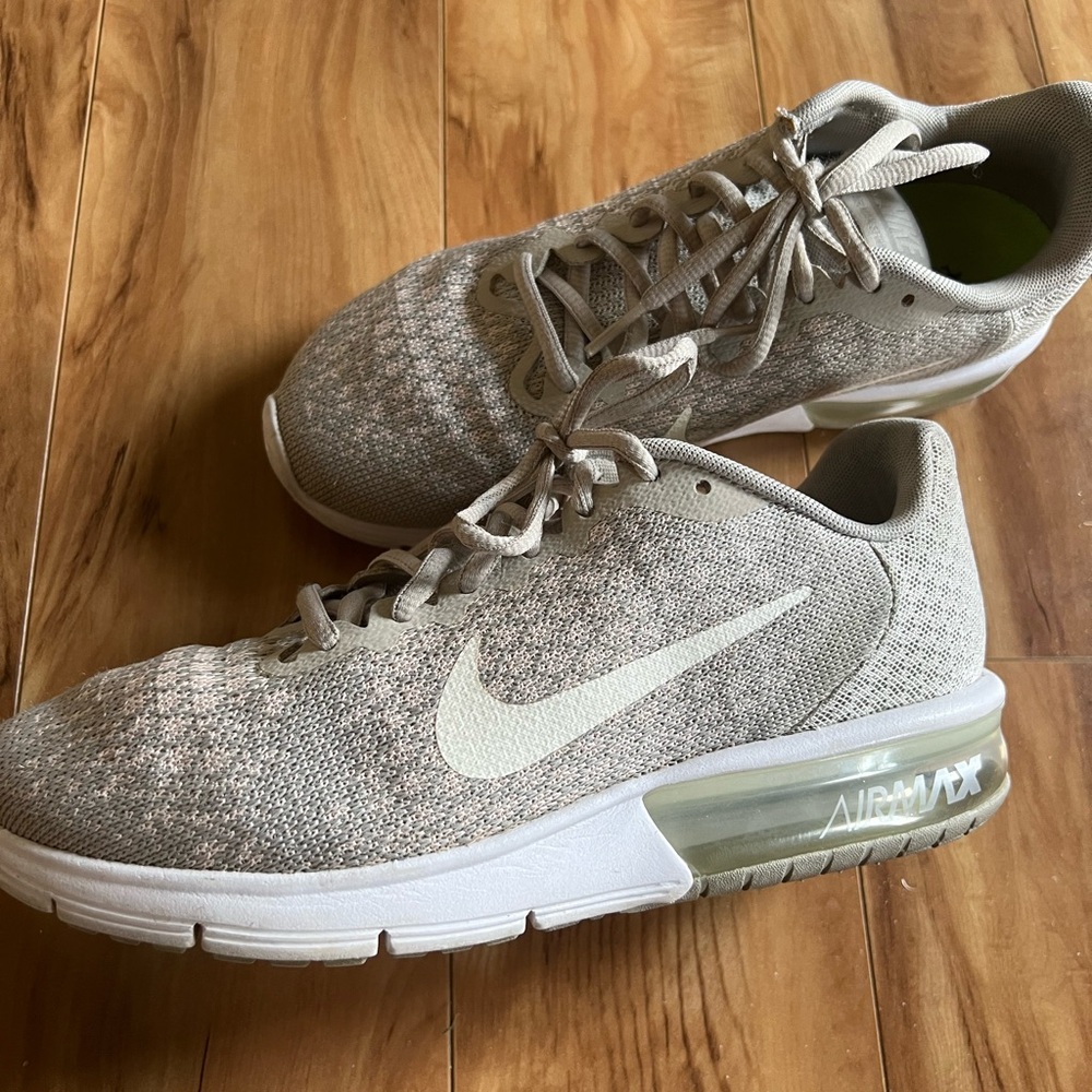 Nike Air Max Gray and White Athletic Shoes
